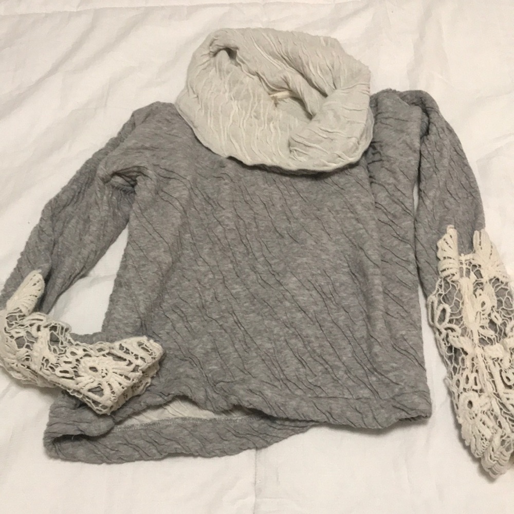 American Eagle sweater